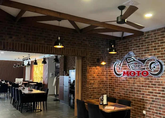 بيت ضيافة Moto 3*